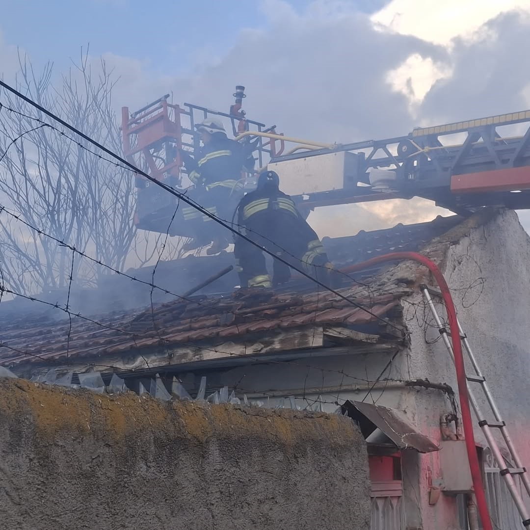 Eskişehir’de müstakil evde korkutan yangın