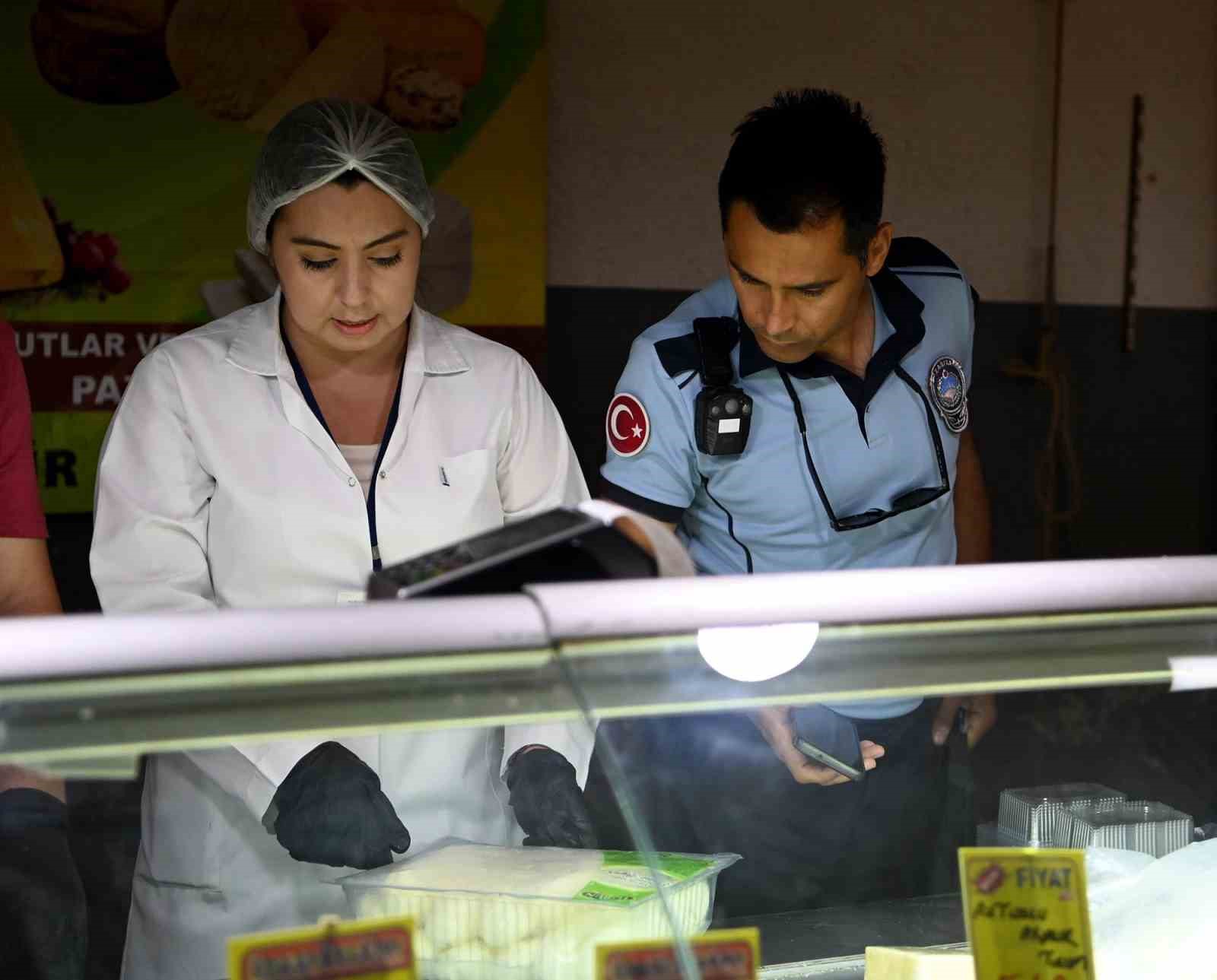 Kuşadası Belediyesi gıda denetimlerini sıklaştırdı
