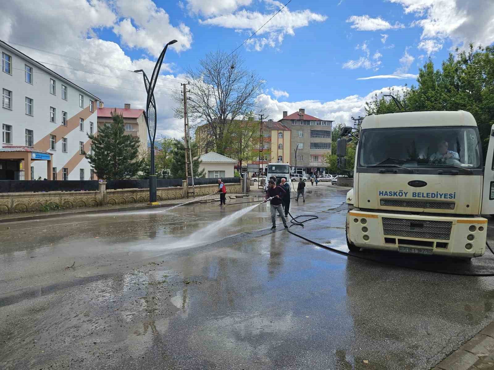 Hask&ouml;y&rsquo;de bayram &ouml;ncesi temizlik seferberliği
