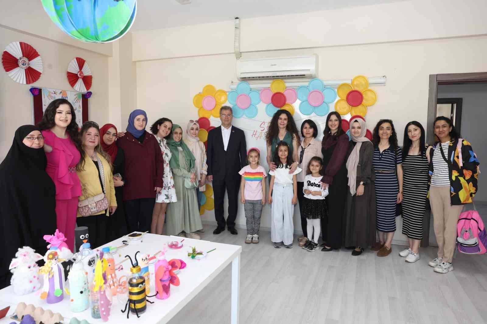 OSMEK kursiyerlerinin eserleri Hüdavendigar’da sergilendi
