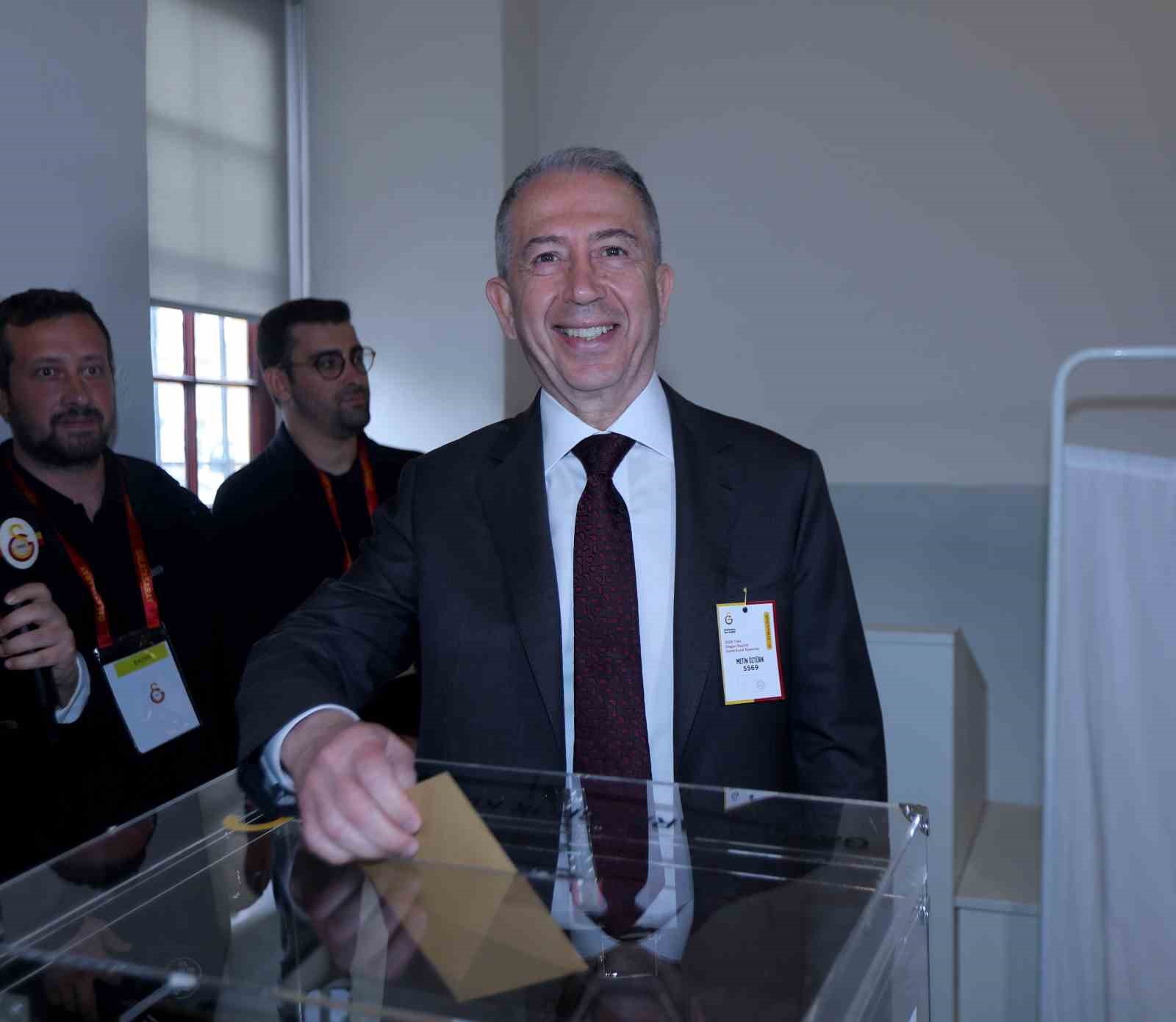 Galatasaray’da oy verme işlemi başladı
