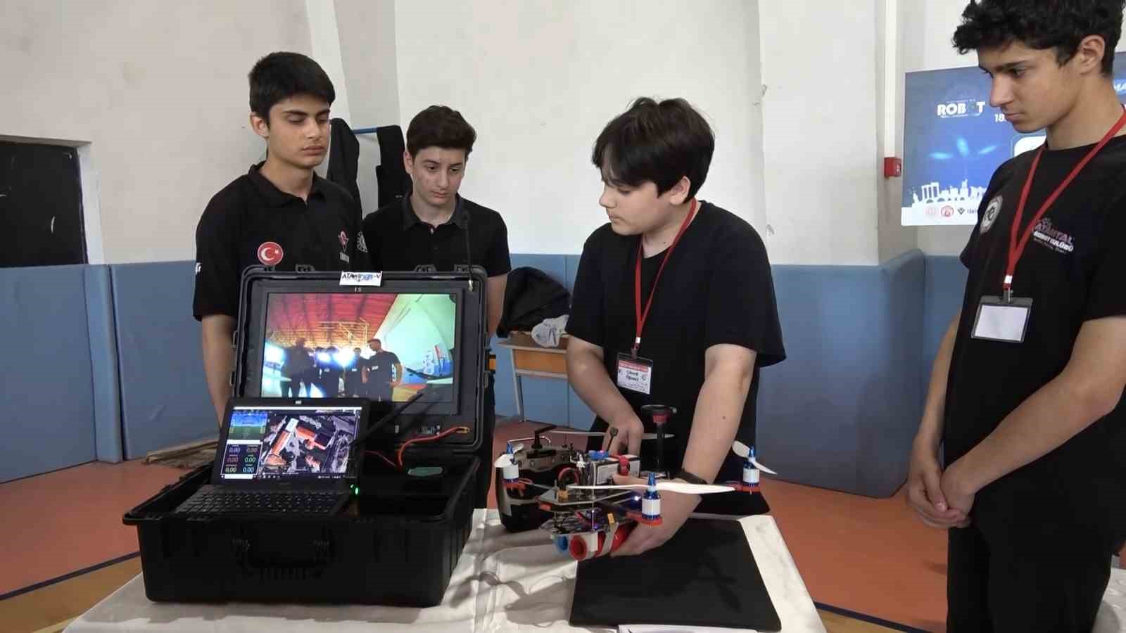 Samsun&rsquo;da meslek lisesi &ouml;ğrencilerinin geliştirdiği robot kol T&uuml;rkiye birincisi oldu
