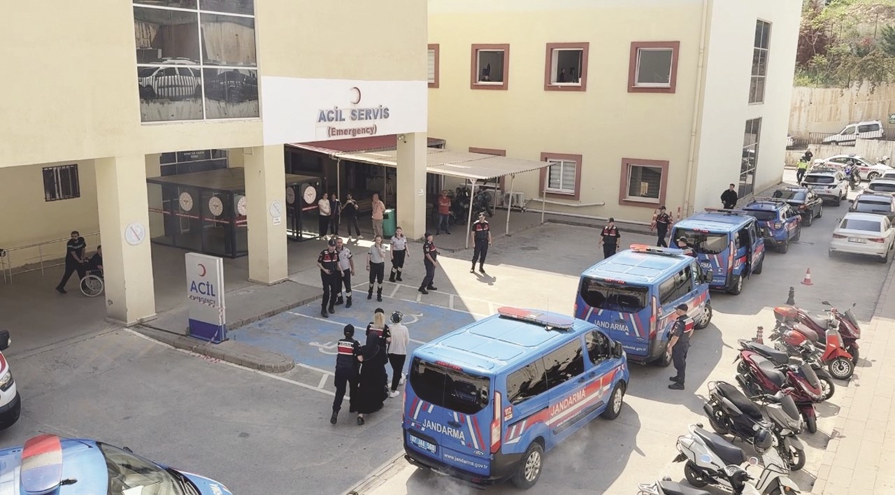 Antalya&rsquo;da usuls&uuml;z re&ccedil;ete operasyonunda 4 tutuklama
