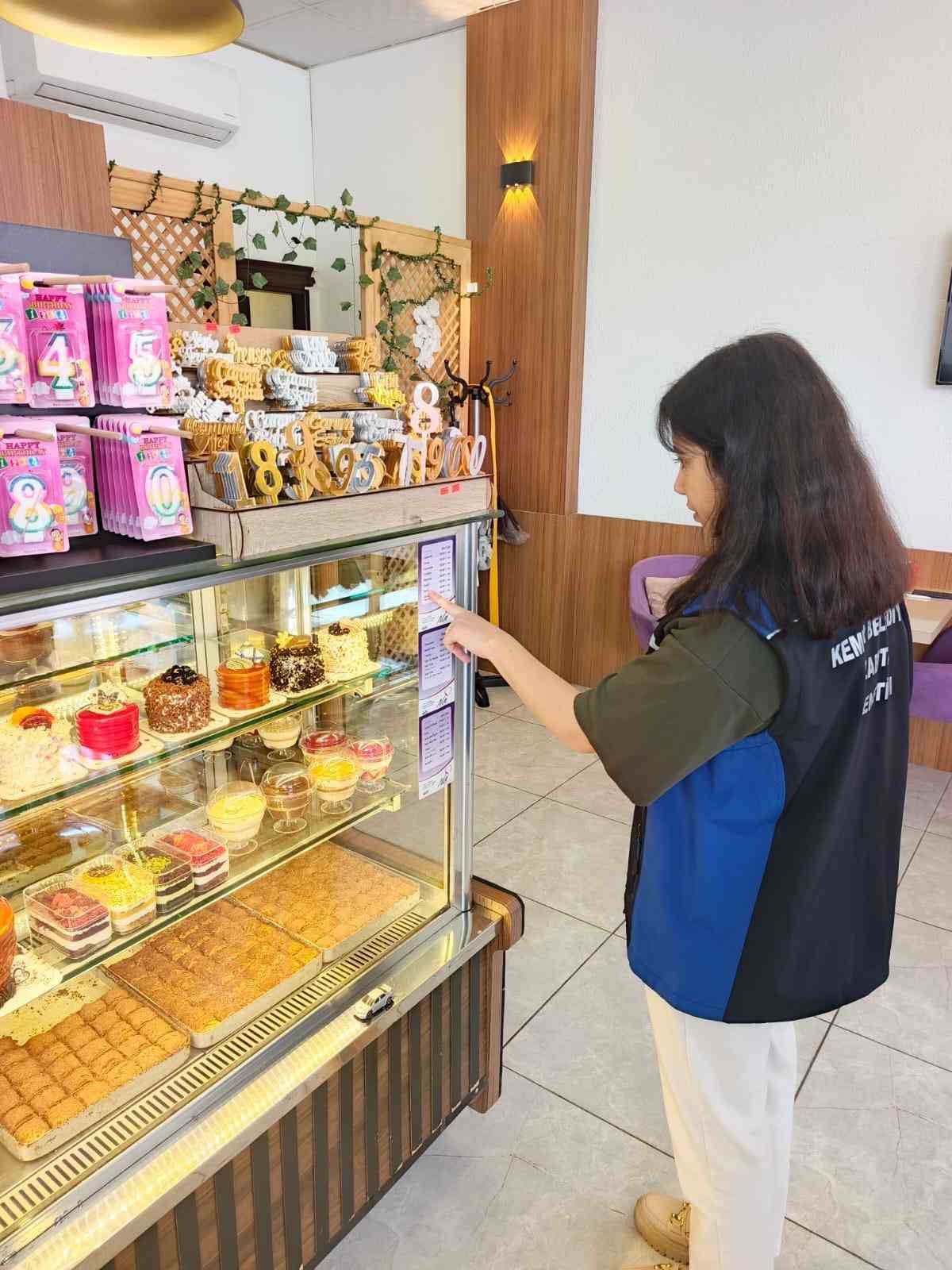 Kemer&rsquo;de zabıta ekiplerinden bayram &ouml;ncesi denetim
