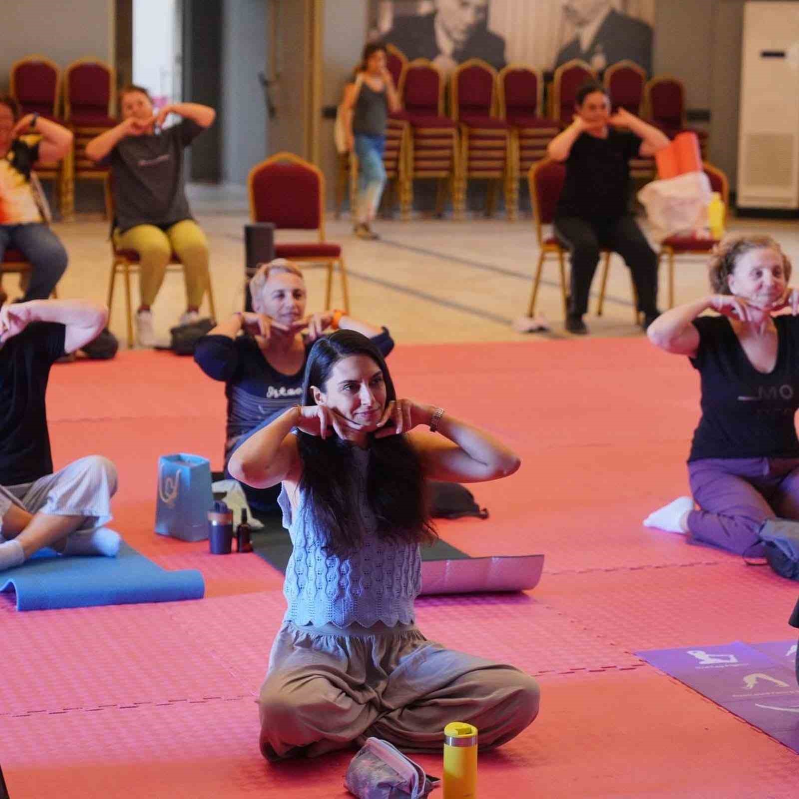 Ayvalık’ta kadınlar yüz yoga atölyesinde buluştu