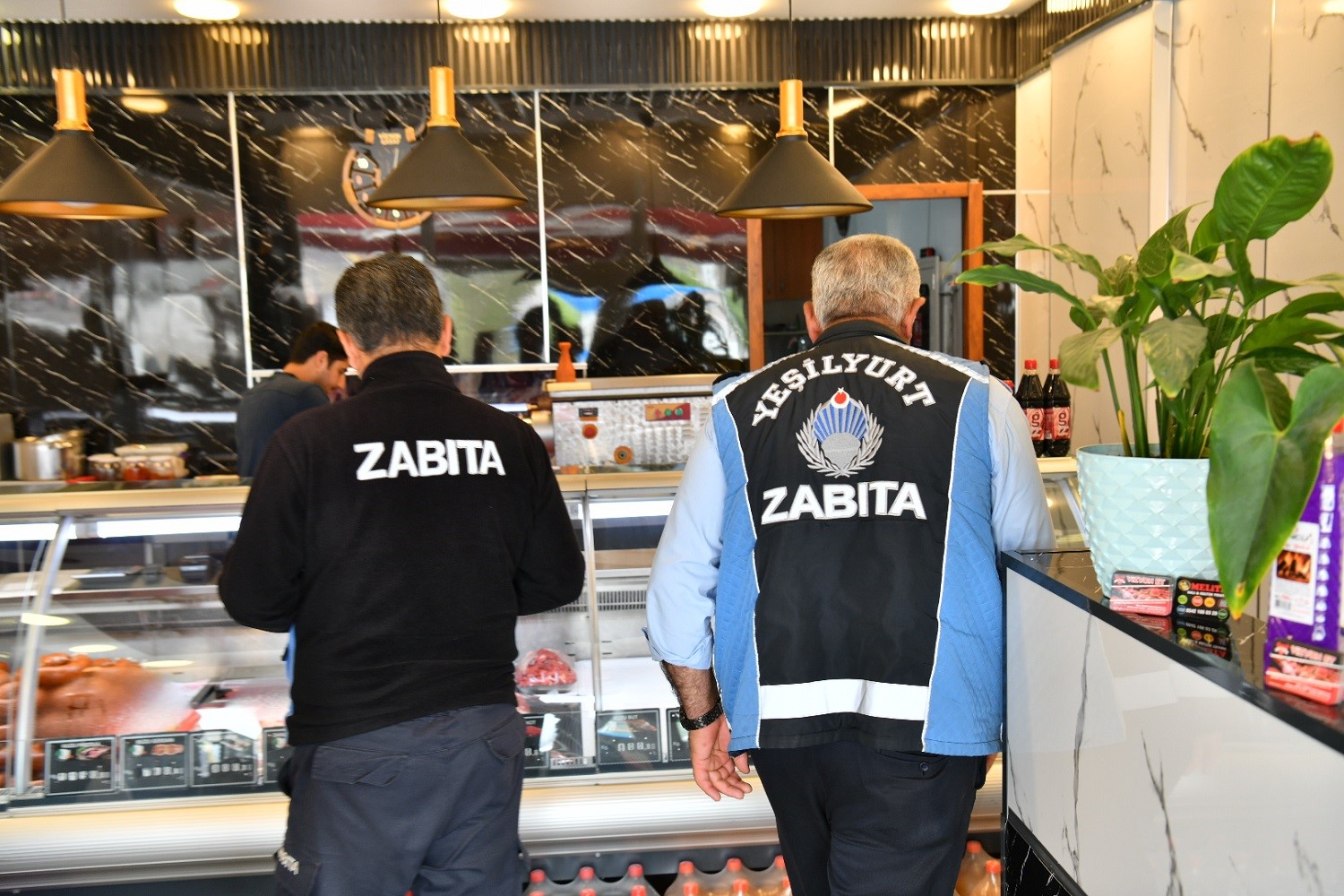 Yeşilyurt Belediyesi&rsquo;nden Kurban Bayramı &ouml;ncesi yoğun denetim
