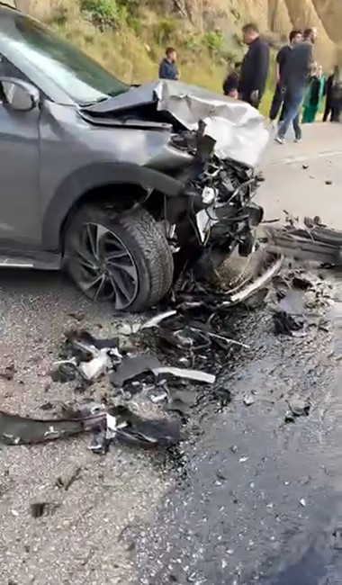Burdur’da 3 otomobil çarpıştı: 5 yaralı