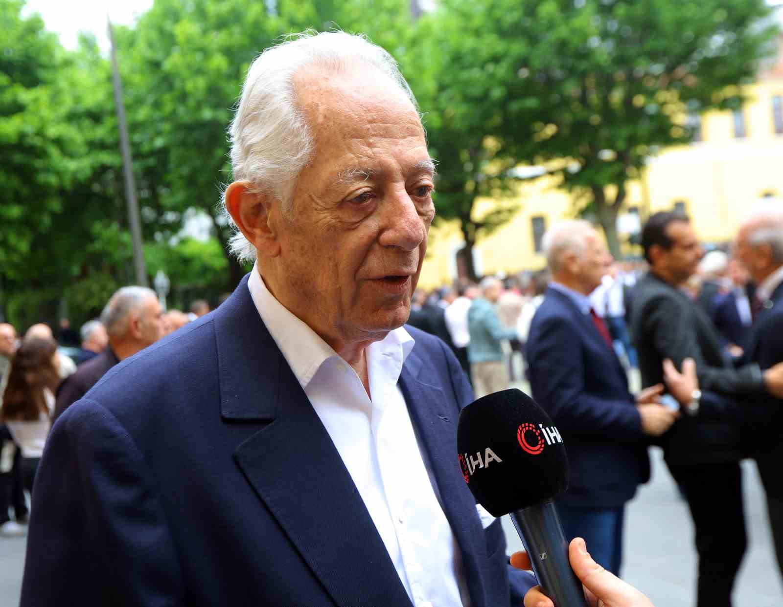 Faruk Süren: "Dursun Özbek’e destek olmamız, yardımcı olmaya çalışmamız lazım"
