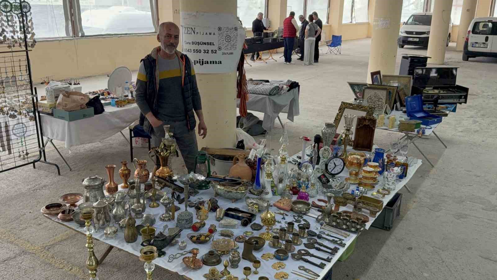 Antika tutkunlarının yeni adresi Atakent Pazarı
