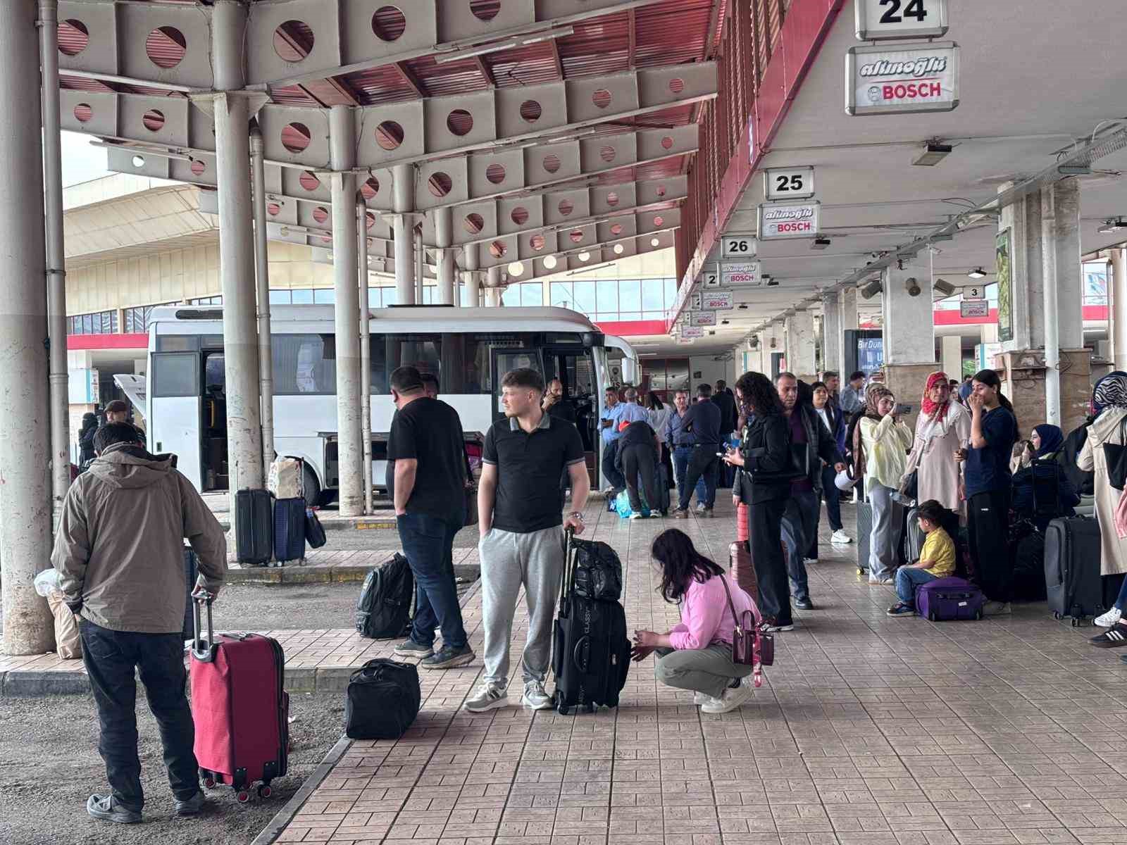 Gaziantep otogarında Kurban Bayramı yoğunluğu başladı
