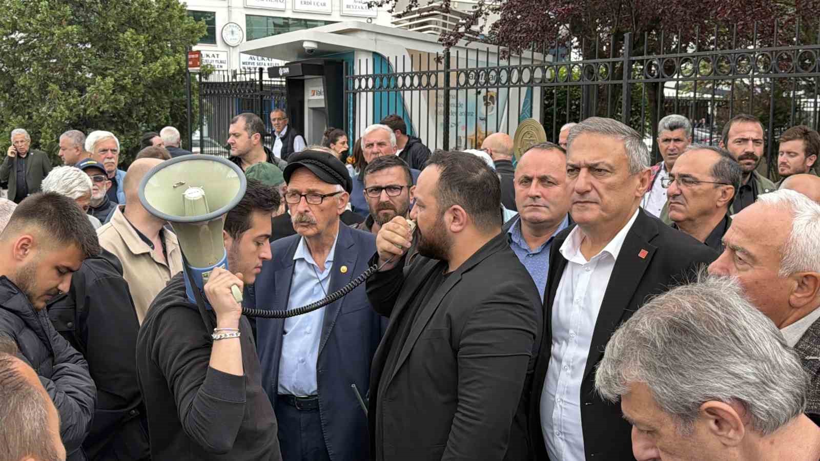 İrtikap soruşturması kapsamında göz altına alınan Akçakoca Belediye Başkanı Fikret Albayrak tutuklandı