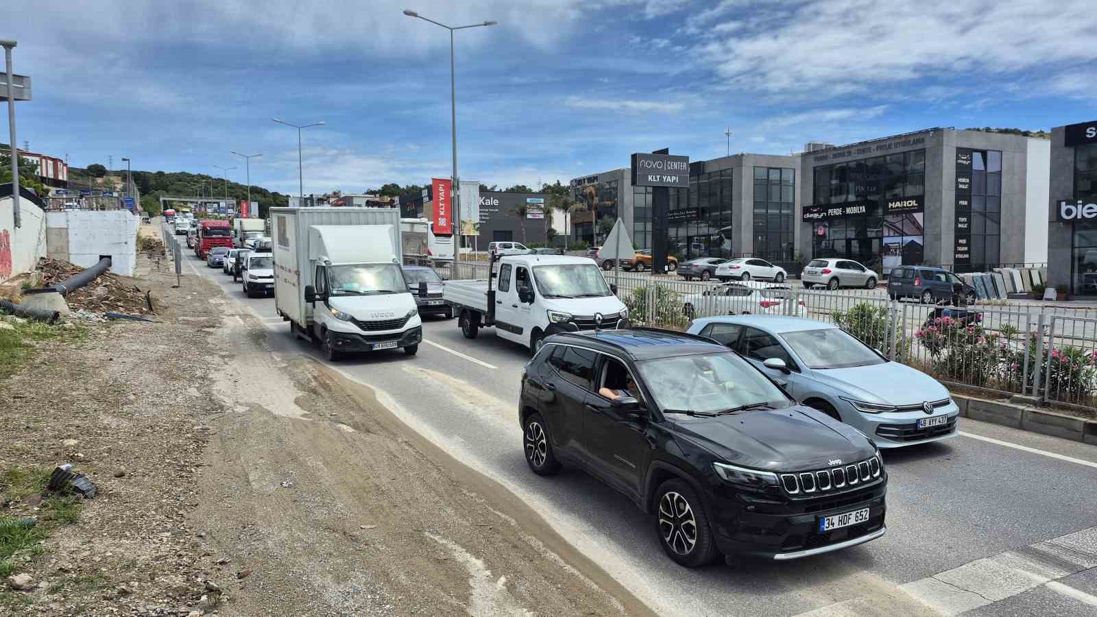 Bodrum’a 24 saatte 20 bin araç giriş yaptı