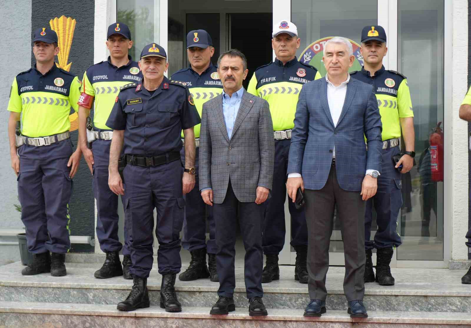 "TEM Otoyolu’nda yüzde 40, Kuzey Marmara ise yüzde 70’lere varan trafik yoğunluğu var"