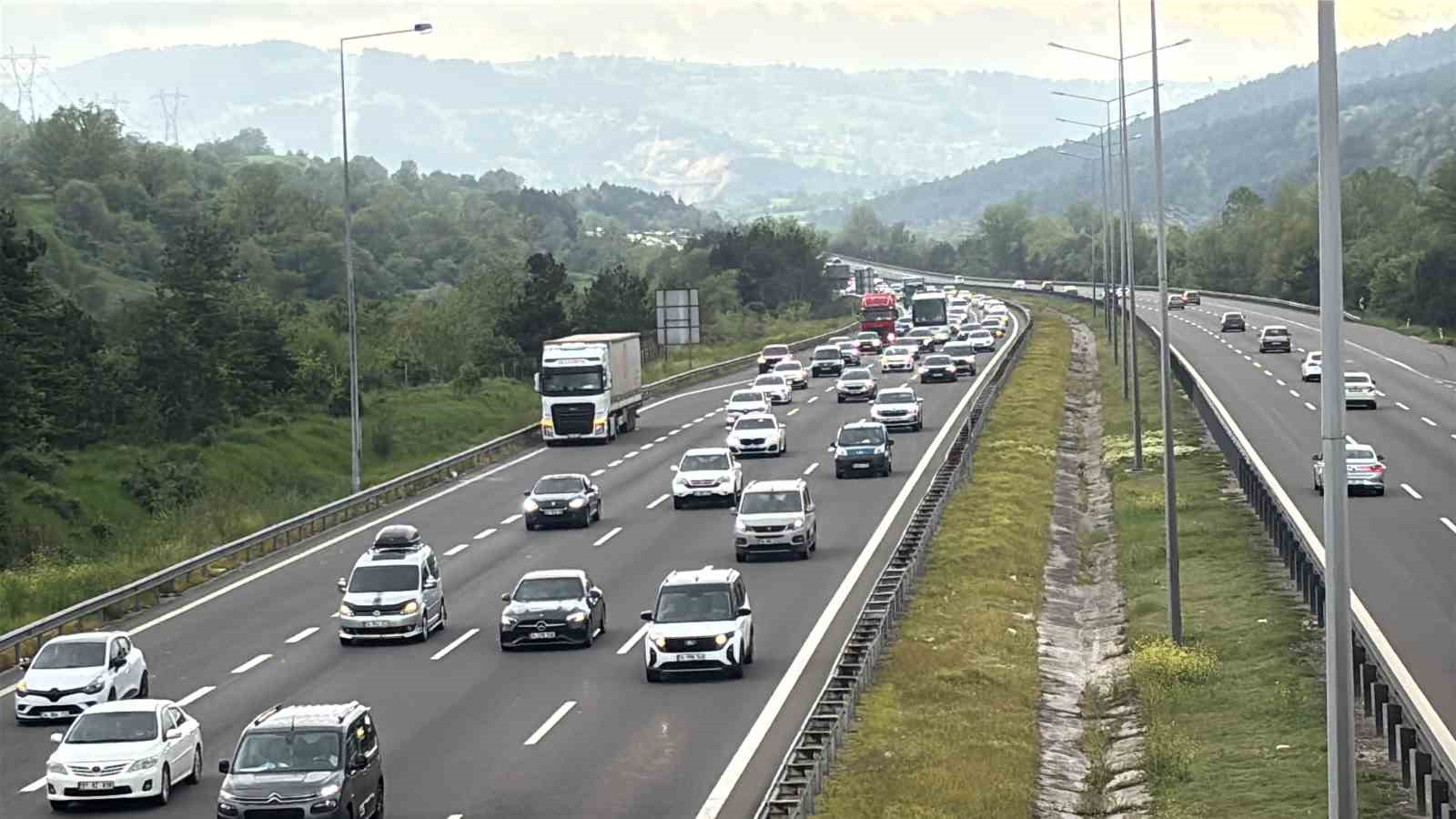 Bolu geçişinde bayram trafiği arttı