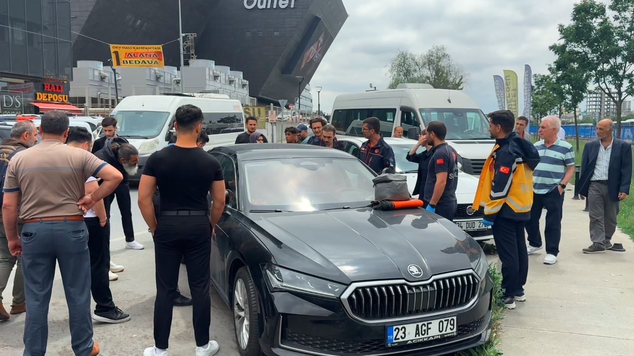 Bağcılar&rsquo;da bir kişi otomobilin bagajında &ouml;l&uuml; bulundu
