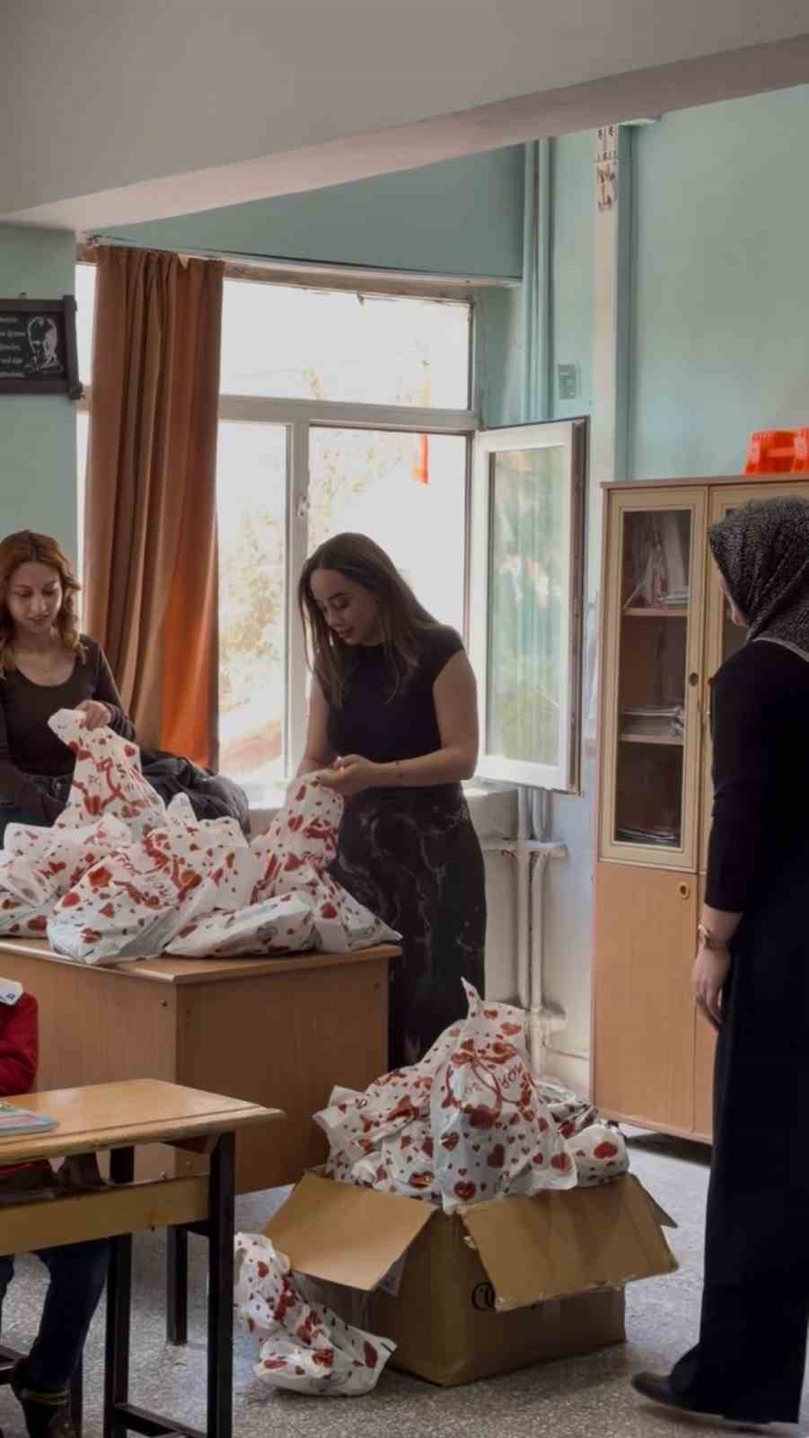 Minik öğrenciler bayram sevincini erken yaşadı