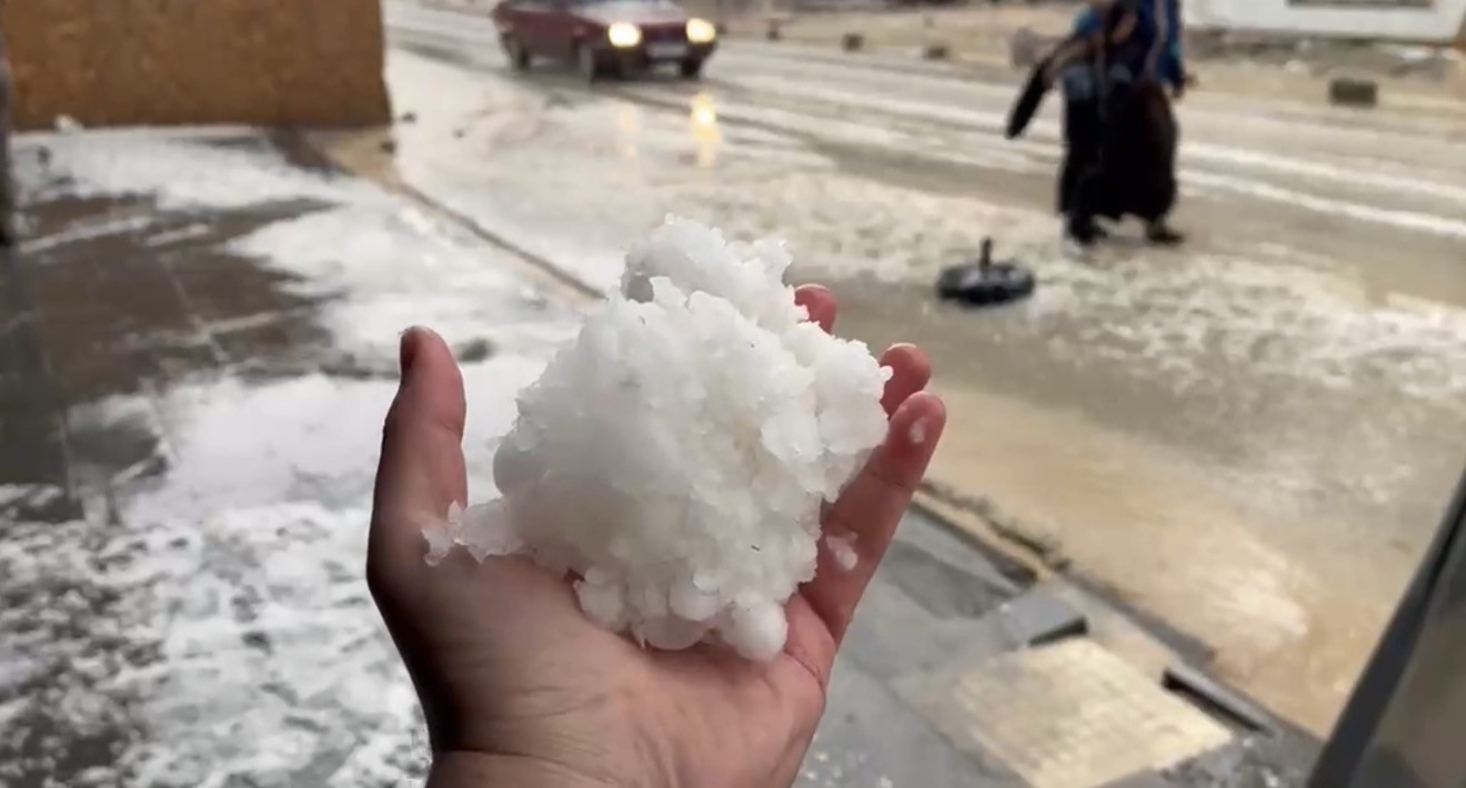 Adıyaman’da dolu yağışı hayatı olumsuz etkiledi