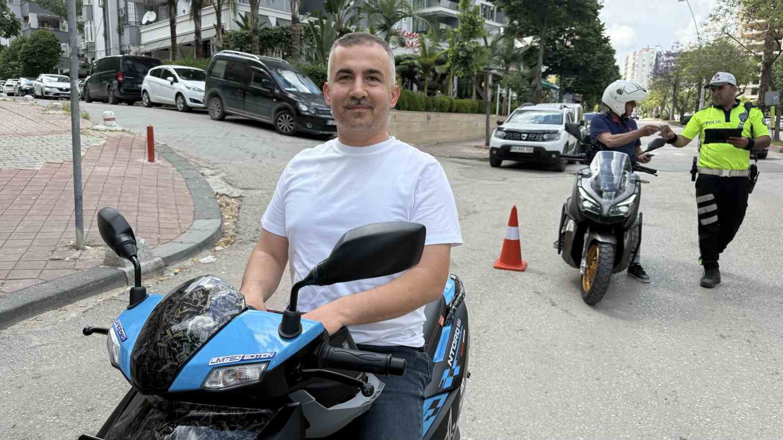 Adana&rsquo;da 274 motosiklet s&uuml;r&uuml;c&uuml;s&uuml;ne ceza kesildi
