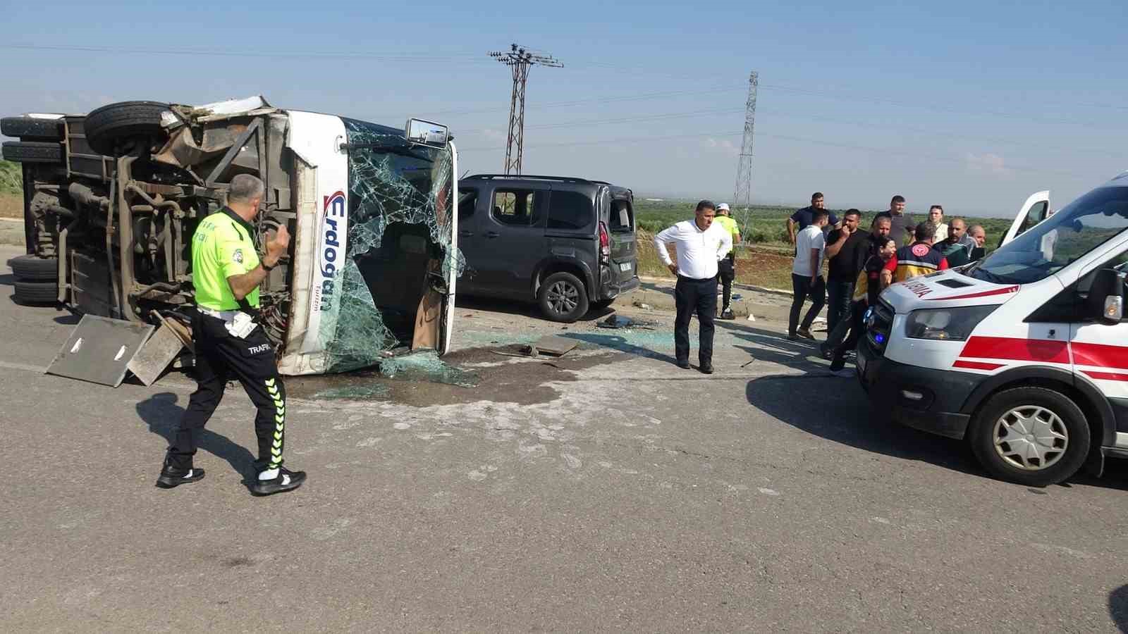Kilis’te 3 araçlı zincirleme kaza: 8 yaralı