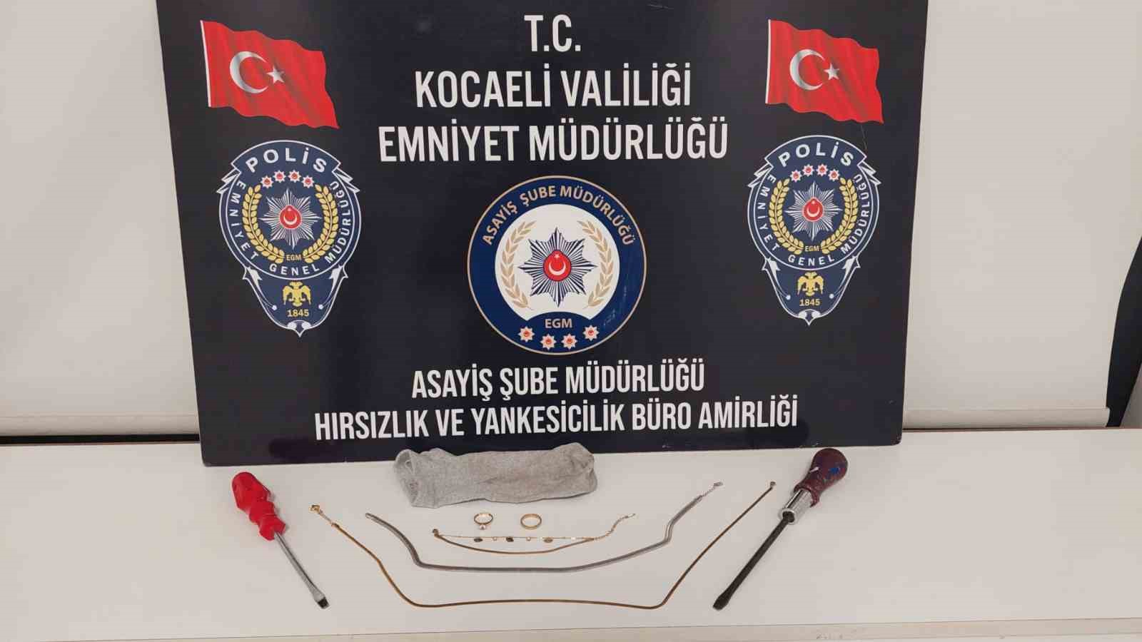 Evlerden hırsızlık yapan ş&uuml;pheli kiralık ara&ccedil;la ka&ccedil;arken yakalandı
