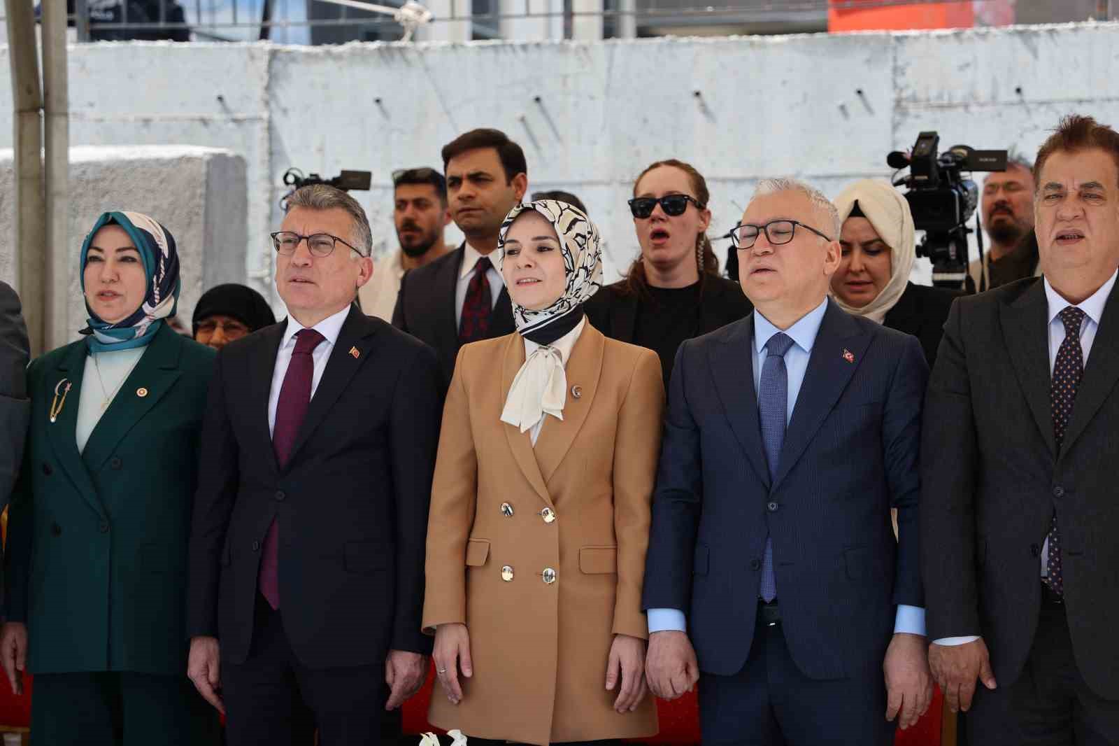 Bakan Göktaş: "Türkiye’de 486 kamu ve özel huzurevinde 30 bin 279 yaşlımız yatılı bakım ve rehabilitasyon hizmetinden faydalanıyor"