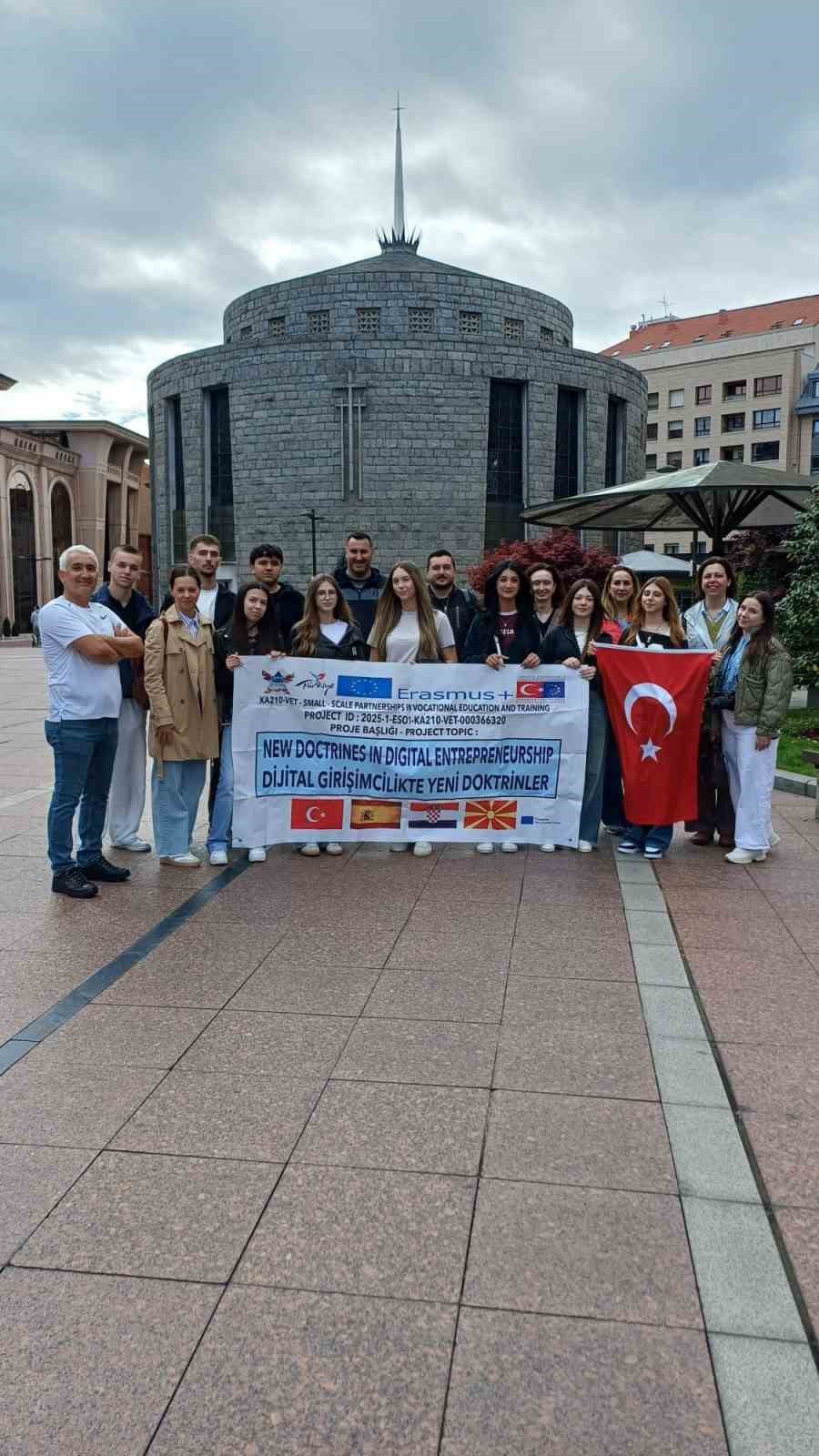 &Ccedil;ukurova İbrahim Atalı Lisesi İspanya&rsquo;ya gitti
