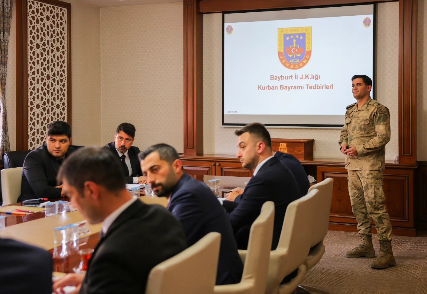 Bayburt’ta bayram öncesi güvenlik ve trafik tedbirleri toplantıda ele alındı