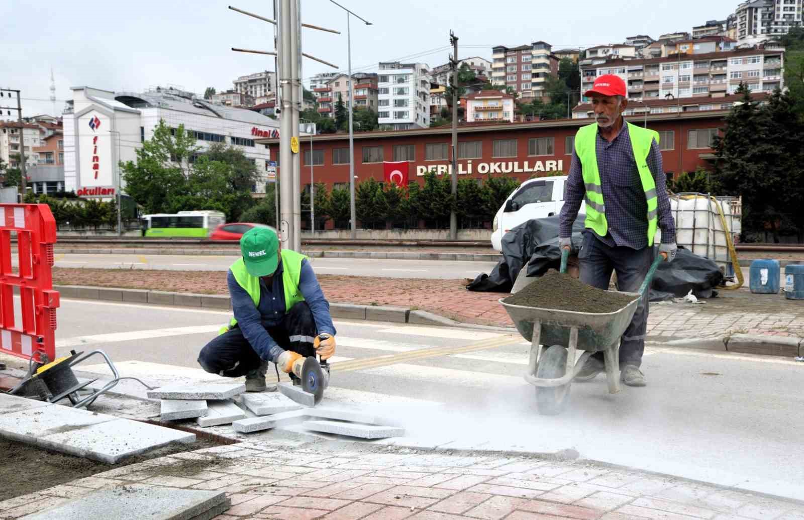 "&Ccedil;ift dizi tramvay" projesinde 14 istasyonun peronu uzatılıyor
