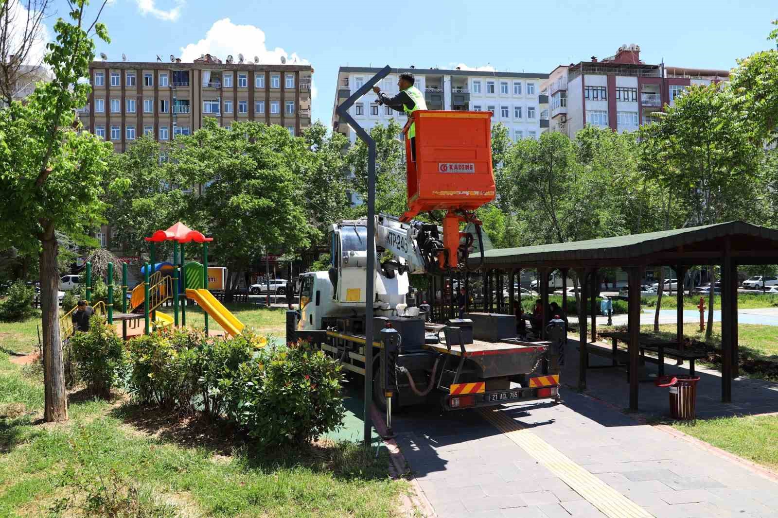 Parklarda yaz hazırlığı
