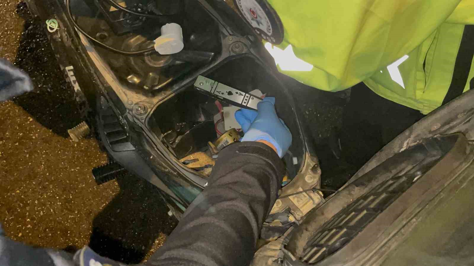 Karaman&rsquo;da durakta otob&uuml;sten inen yolcuya elektrikli bisiklet &ccedil;arptı: 1 yaralı
