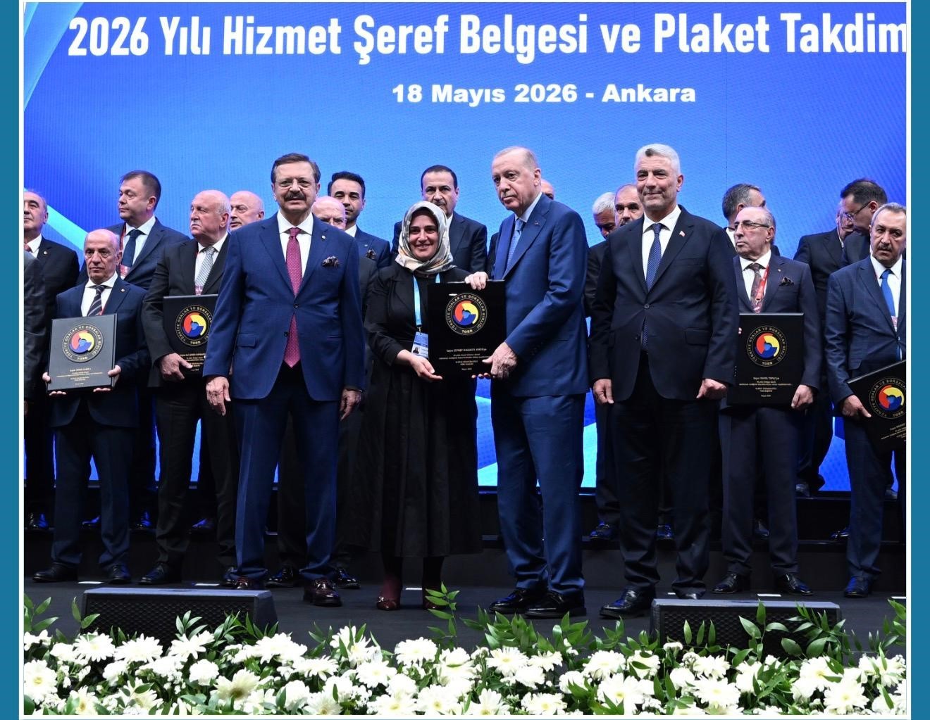 Mesleğinde 30 yılı doldurdu, plaketini Cumhurbaşkanı Erdoğan’ın elinden aldı