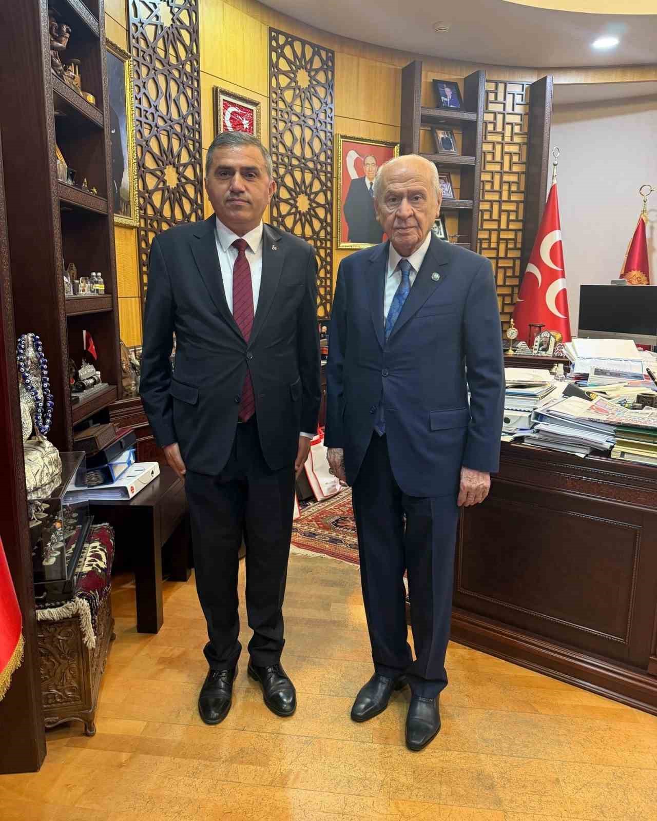 Samsun heyeti, MHP lideri ile buluştu