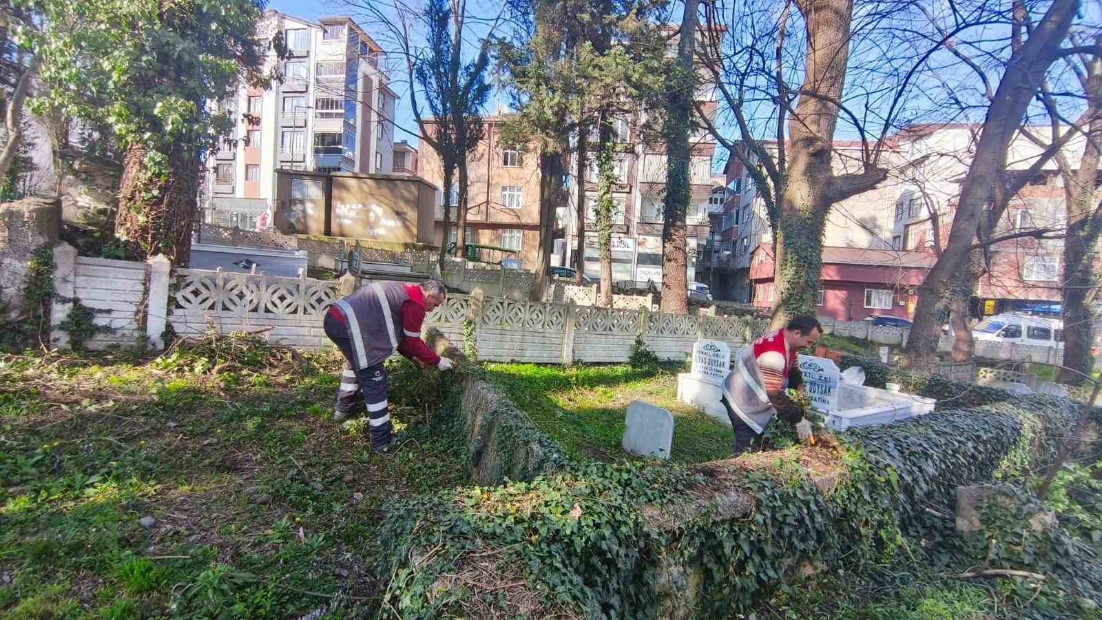 Ordu’da mezarlıklar bayrama hazırlanıyor