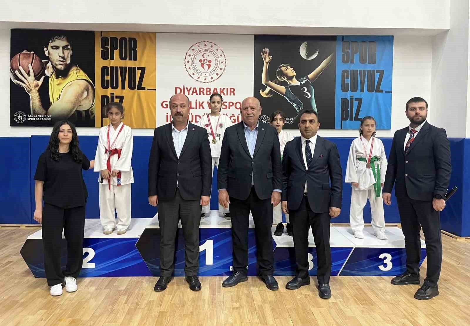 Çermikli sporcular madalyalarla döndü
