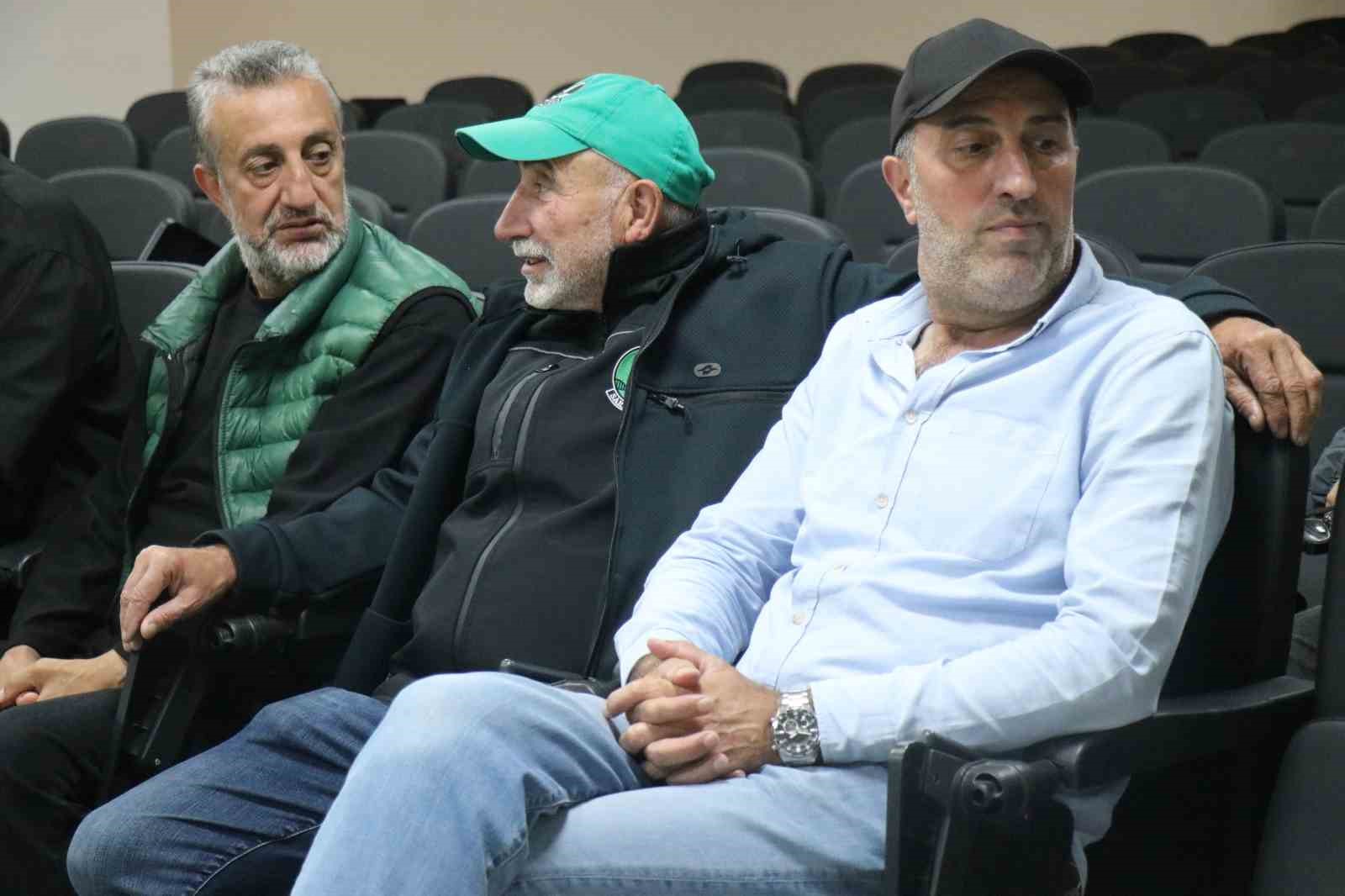 Sakaryaspor&rsquo;da &ccedil;oğunluk sağlanmadı, kongre ertelendi
