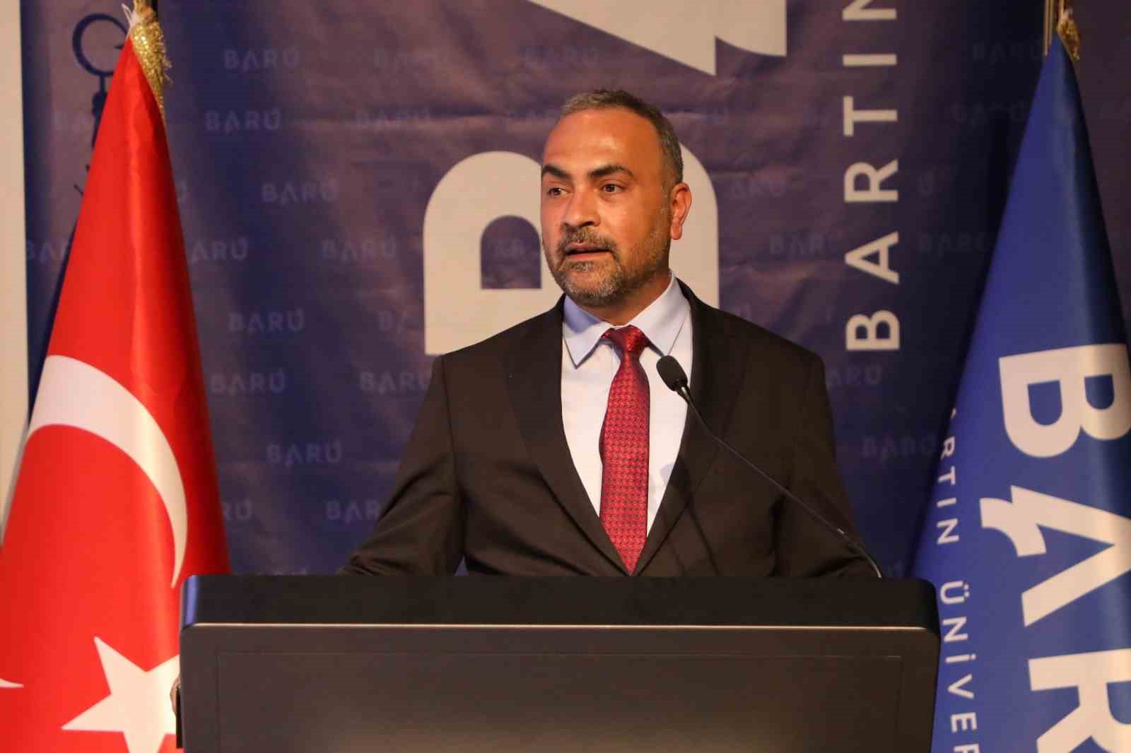 Milletvekili Serkan Bayram, gen&ccedil;lere engelleri aşan hayat hik&acirc;yesini anlattı
