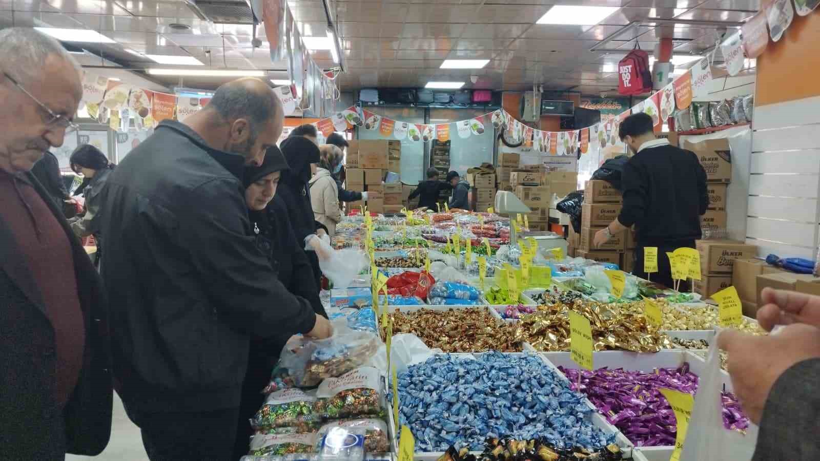 Muş&rsquo;ta bayram alışverişi yoğunluğu
