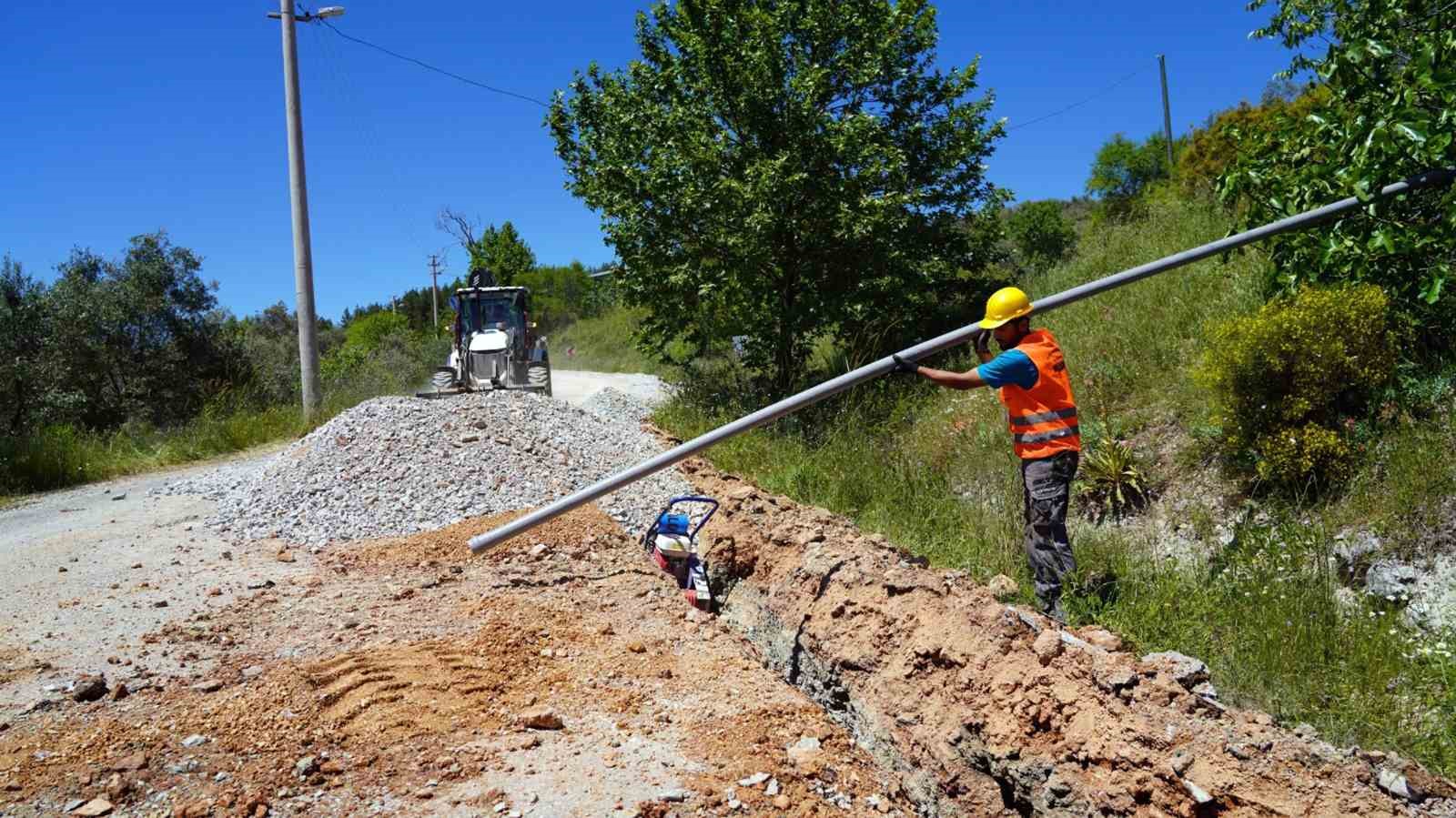 Ula Kızılağaç ile Menteşe Yenice Mahalleleri arasındaki içme suyu altyapısı yenileniyor