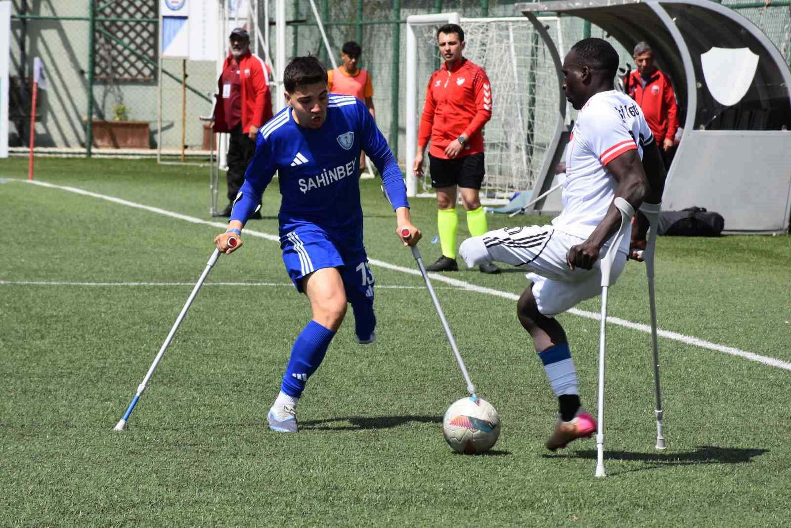 Şampiyonluk yolunda bir engel daha aşıldı 5-0
