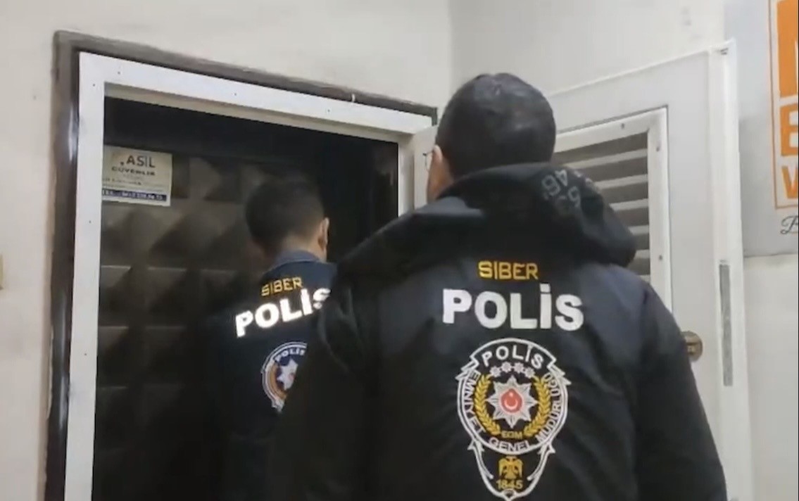 Osmaniye merkezli "Yapay Zeka 2" operasyonunda 11 tutuklama

