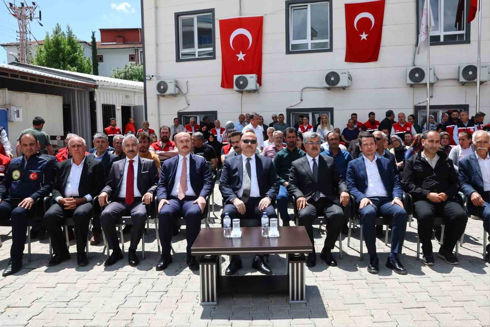 Adıyaman’da çiftçilere zeytin fidanı ve arılı kovan desteği