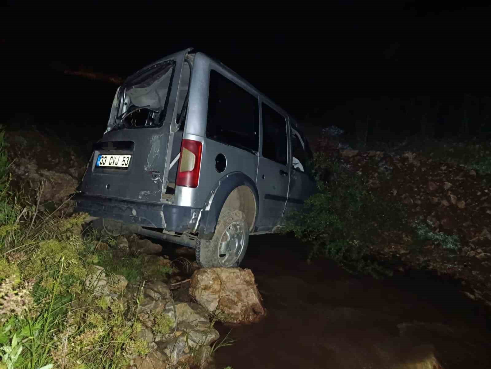 Malatya&rsquo;da hafif ticari ara&ccedil; dereye u&ccedil;tu: 1 yaralı
