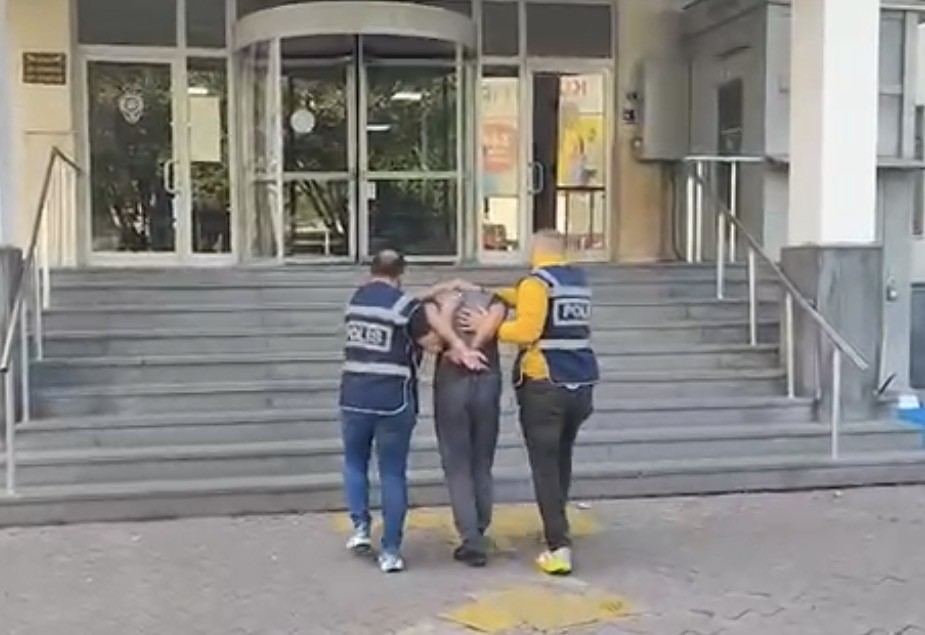 Kayseri&rsquo;de 77 yıl kesinleşmiş hapis cezası bulunan 21 yaşındaki firari yakalandı
