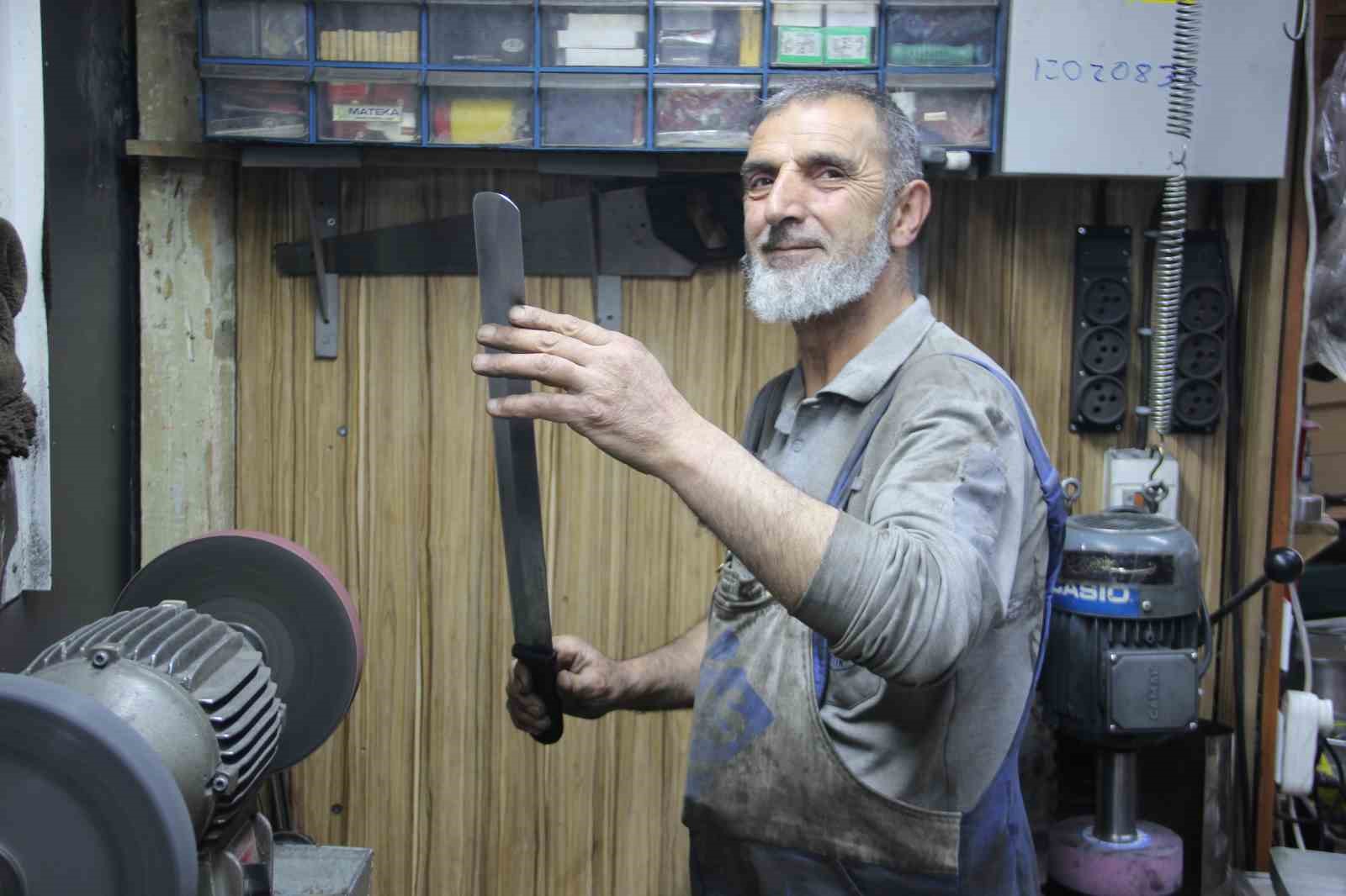 Kurban Bayramı &ouml;ncesi bı&ccedil;ak&ccedil;ılarda yoğunluk başladı
