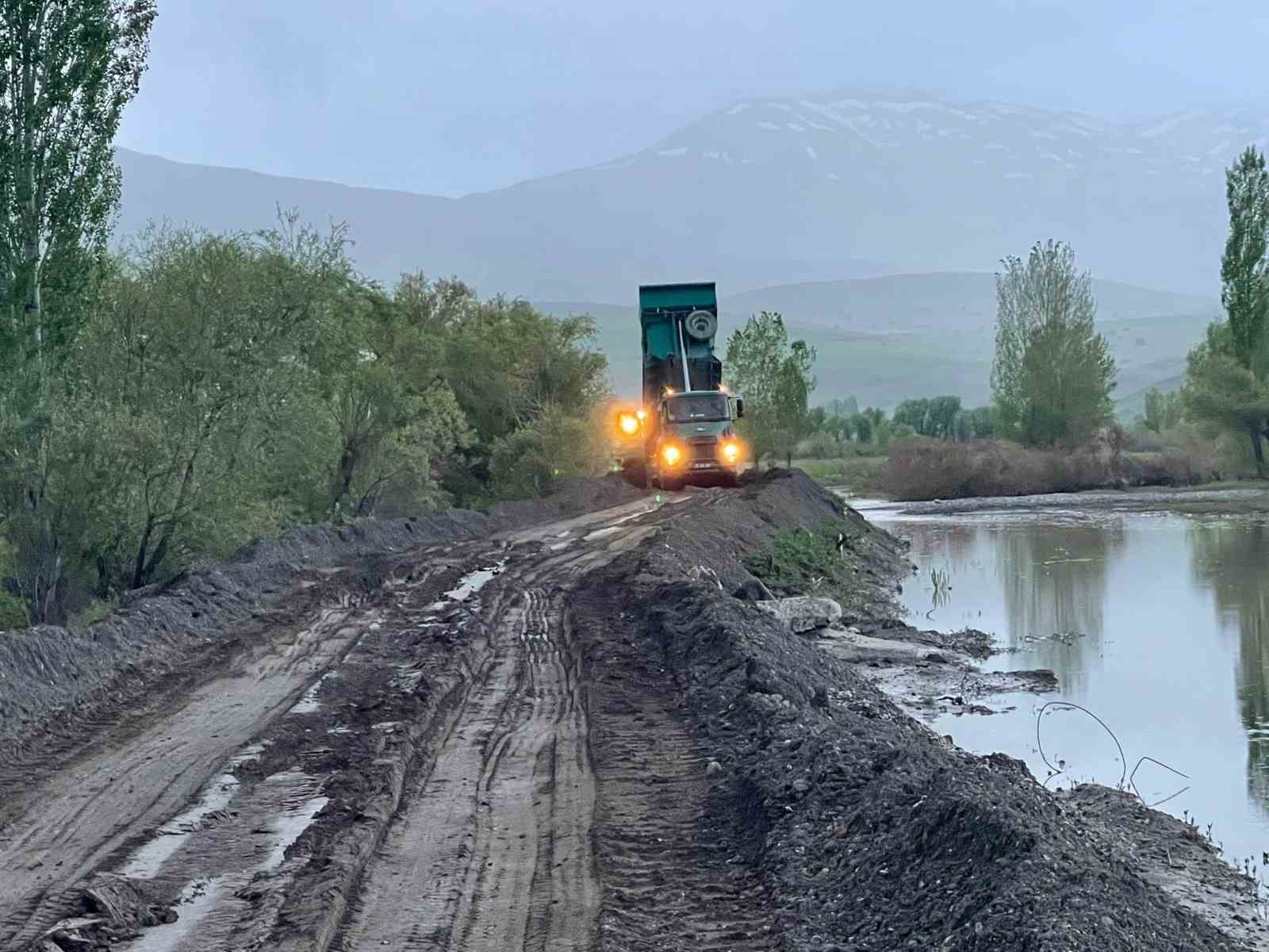 Karasu Nehri’nde sedde yükseltme çalışmaları sürüyor
