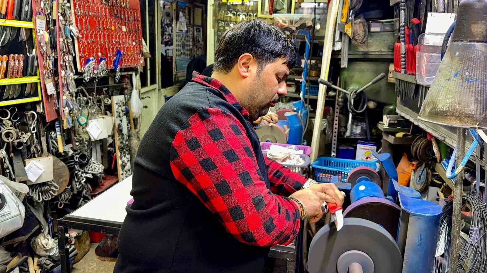 Bıçakçılardan kurban hareketliliği sürüyor