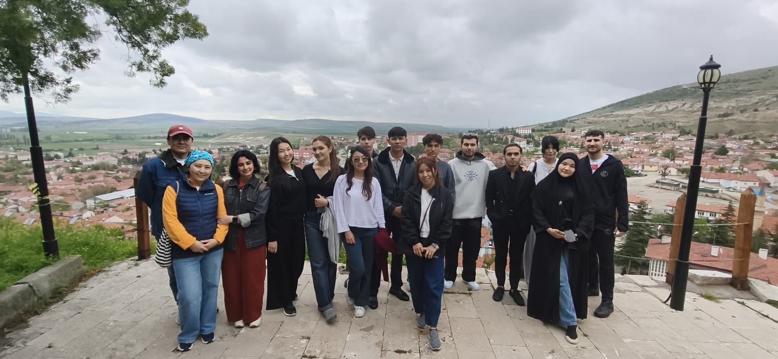 Türk dünyası gençliği Eskişehir’in tarihine yolculuk yaptı