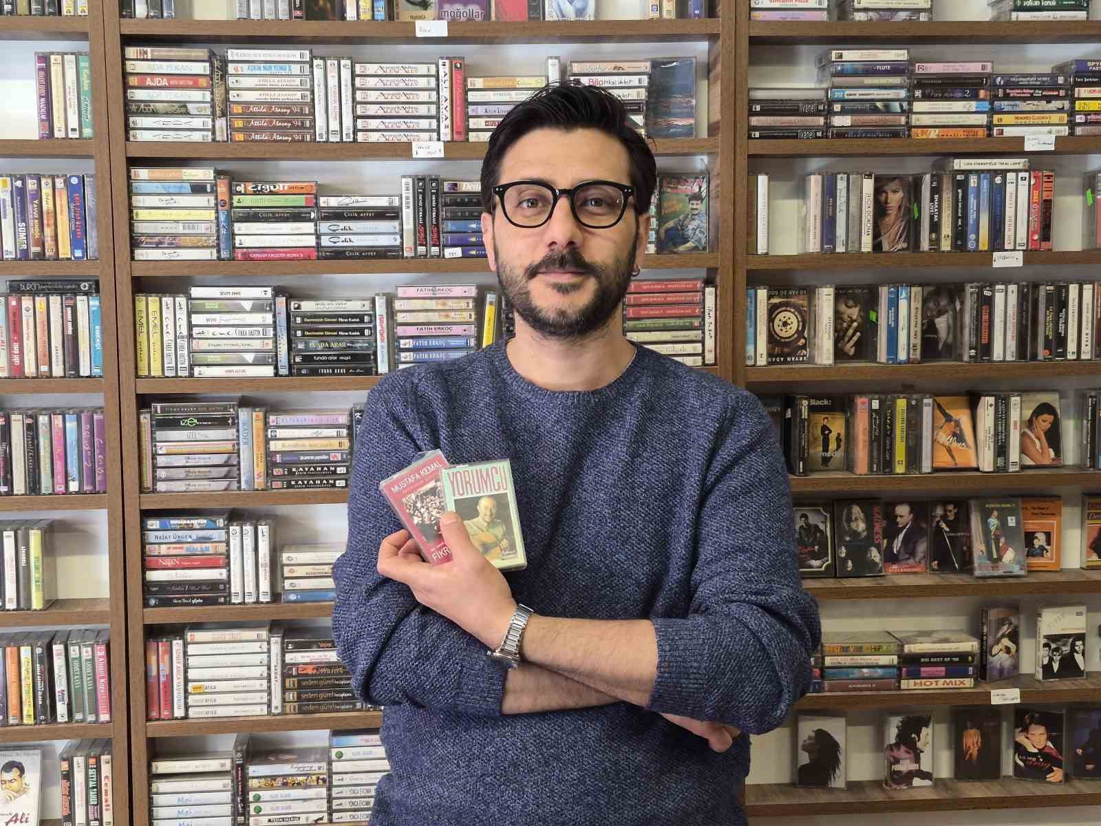 Nostaljik bir hediye almak isteyenler kasetleri tercih ediyor