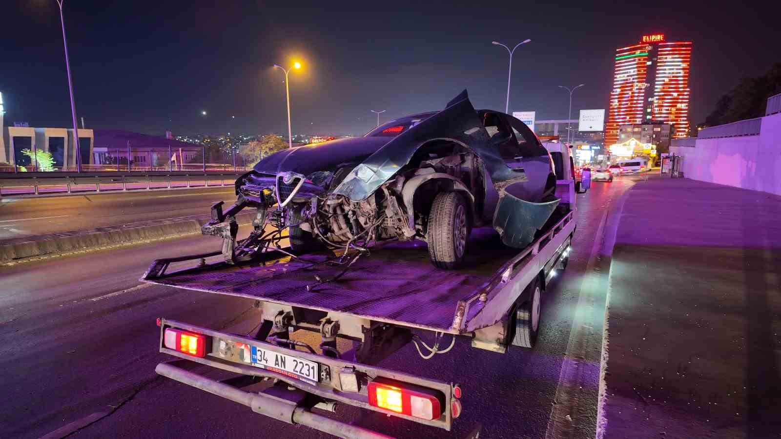 Avcılar’da alkollü sürücü kaza yaptı
