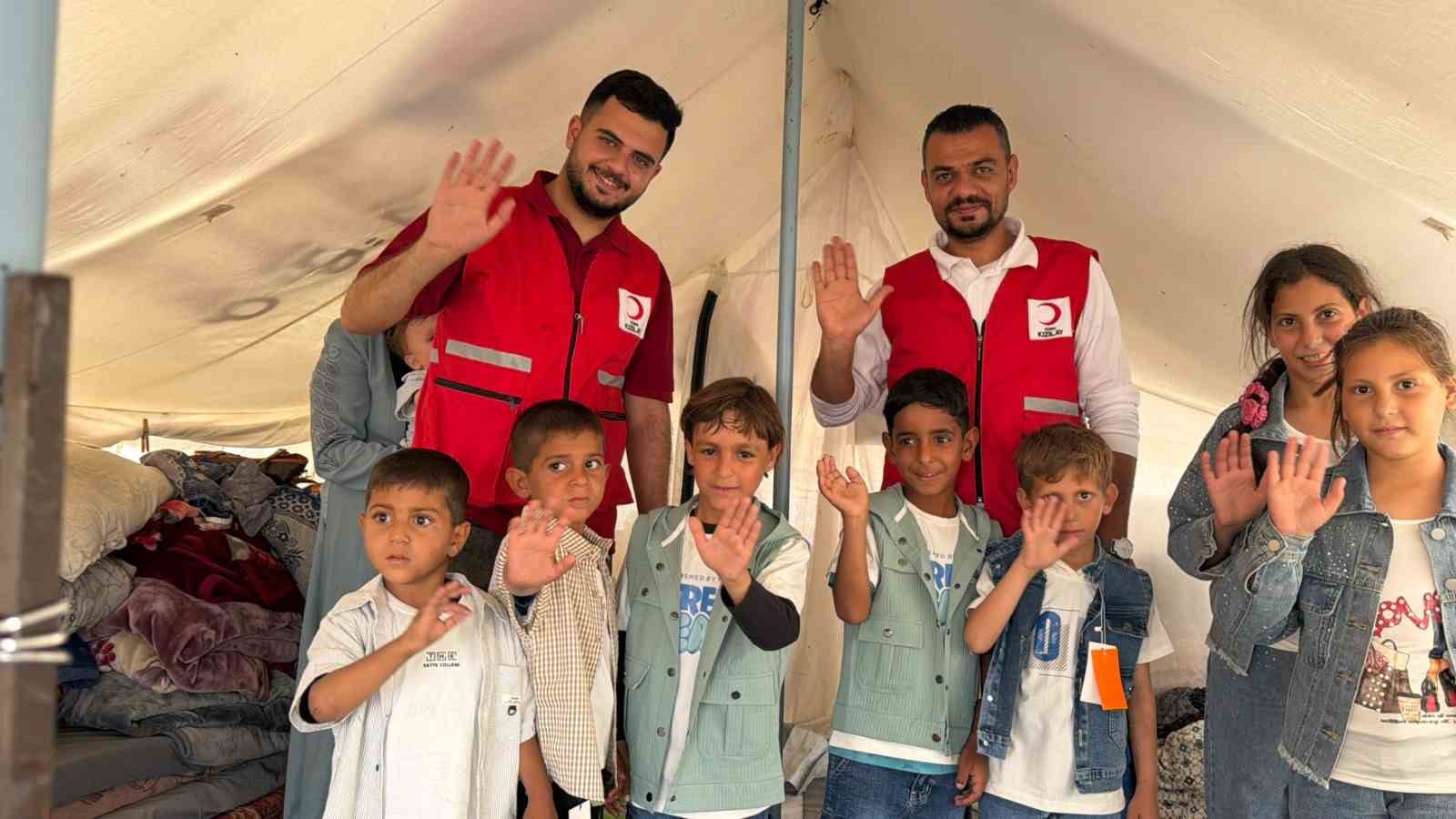 T&uuml;rk Kızılay&rsquo;dan Gazzeli &ccedil;ocuklara bayramlık sevinci
